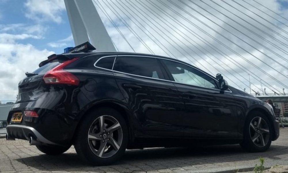 Schakel-rijles in Apeldoorn in een Volvo V40